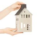 Casa decorativa de metal com chaminé e janela, 24 cm | Floristik24.pt
