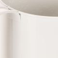 Regador de metal branco com